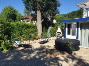 Maison avec jacuzzi bord de Marne 8min disneyland et val d'Europe